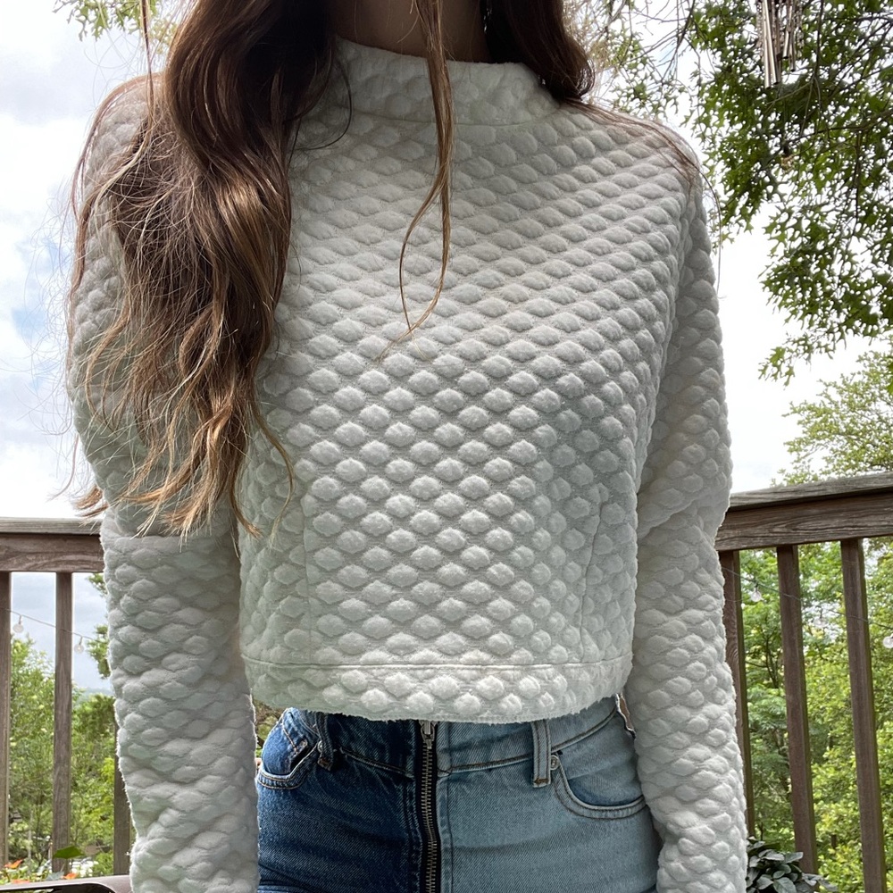 Quilted H&M crop turtle neck sweater